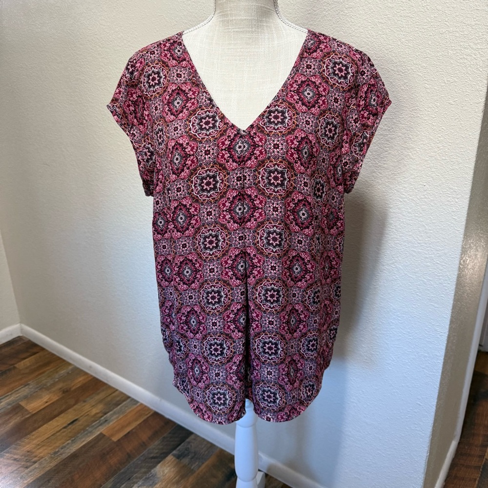 DR2 Pink, Burgundy and Black Geometric V-Neck Blouse - Size Large